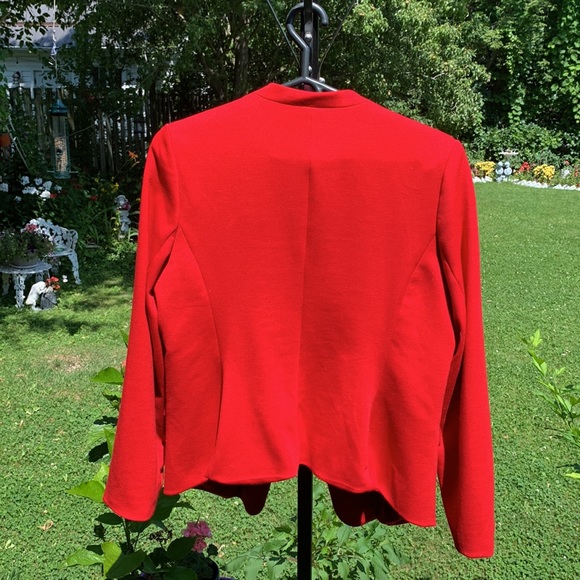 Red jacket - Picture 4 of 4